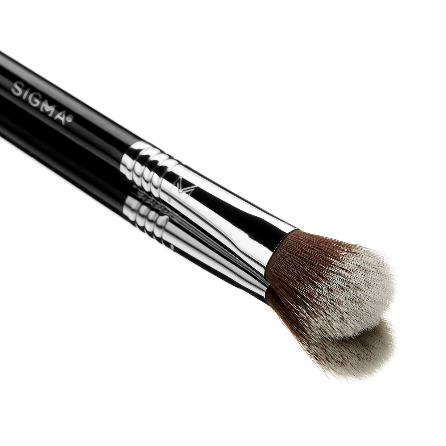 Sigma Beauty Professional F03 High Cheekbone Highlighter Brush - Contouring, Buffing and Highlighting