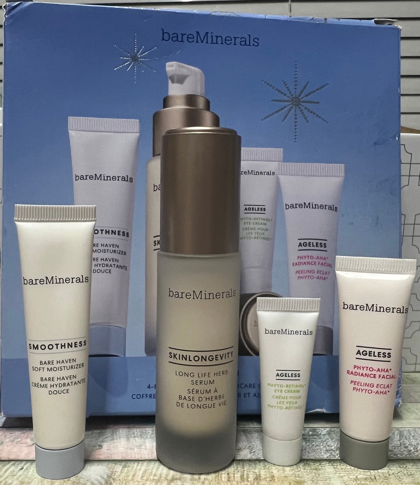 bareMinerals Give Good Skin 4 Piece Blend & Layer Set - *Damaged box.